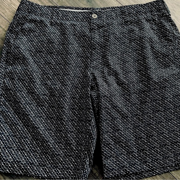 Under Armour Other - UNDER ARMOUR mens size 40 heat gear golf shorts